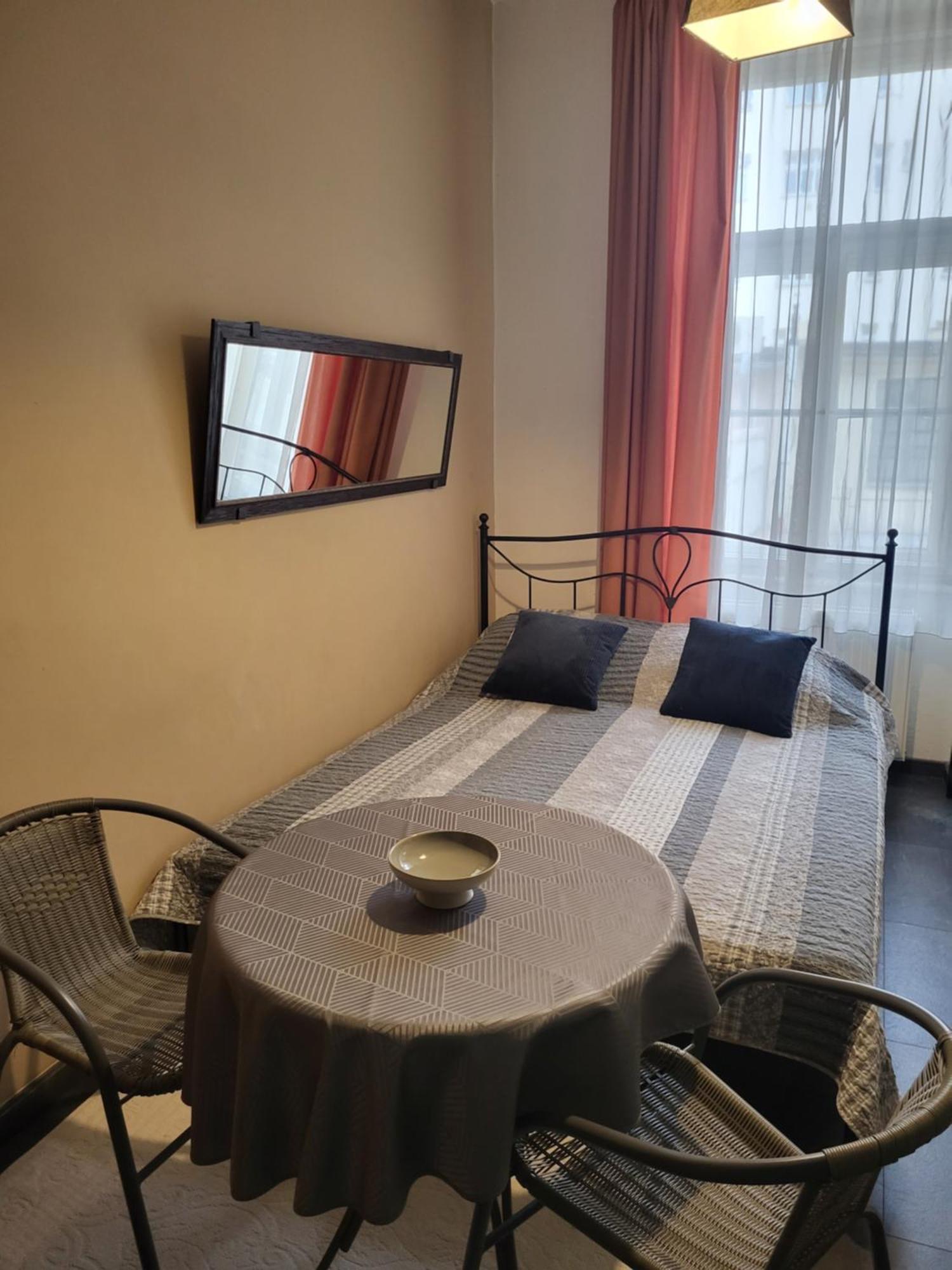 Pension Sunflower Прага Екстериор снимка